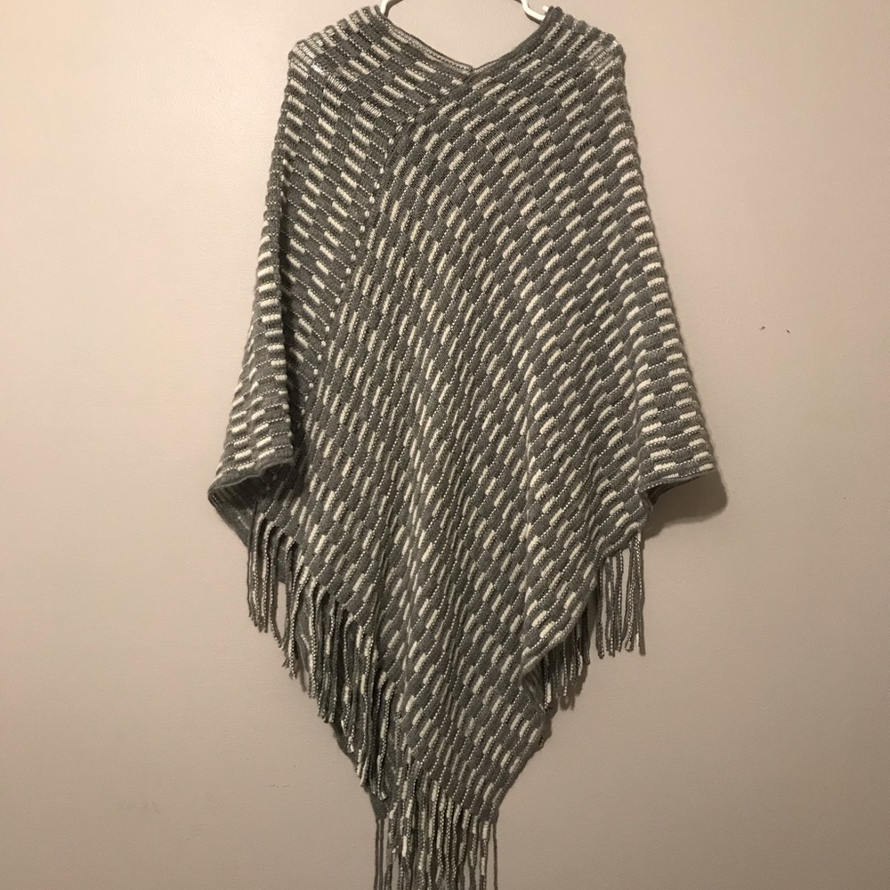 Win Win Women’s Pullover Shawl